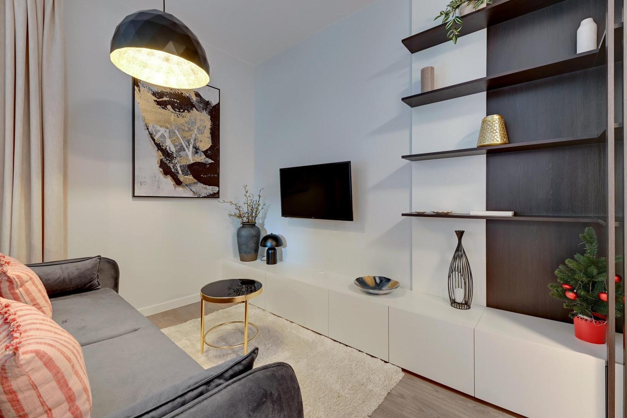Scala 60d Center With Parking By Lion Apartament